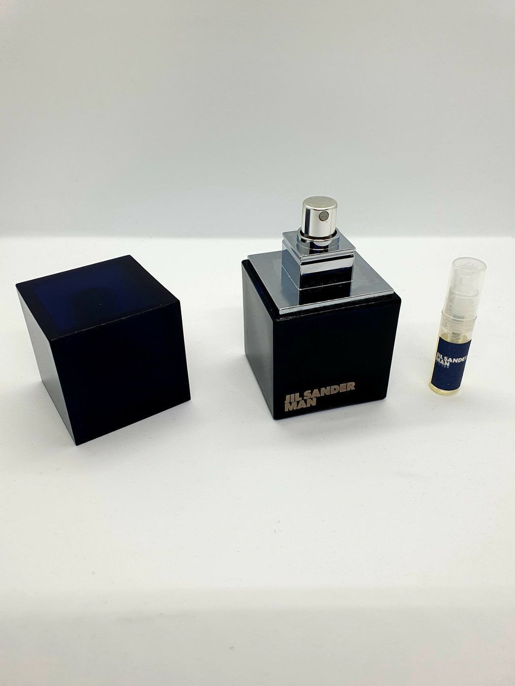 Jil Sander Profumi & Eau de Toilette: 2 ml JIL SANDER MAN ABFÜLLUNG – Nuovo (secondo la descrizione) da St. Gallen venduto da CaliSunshine