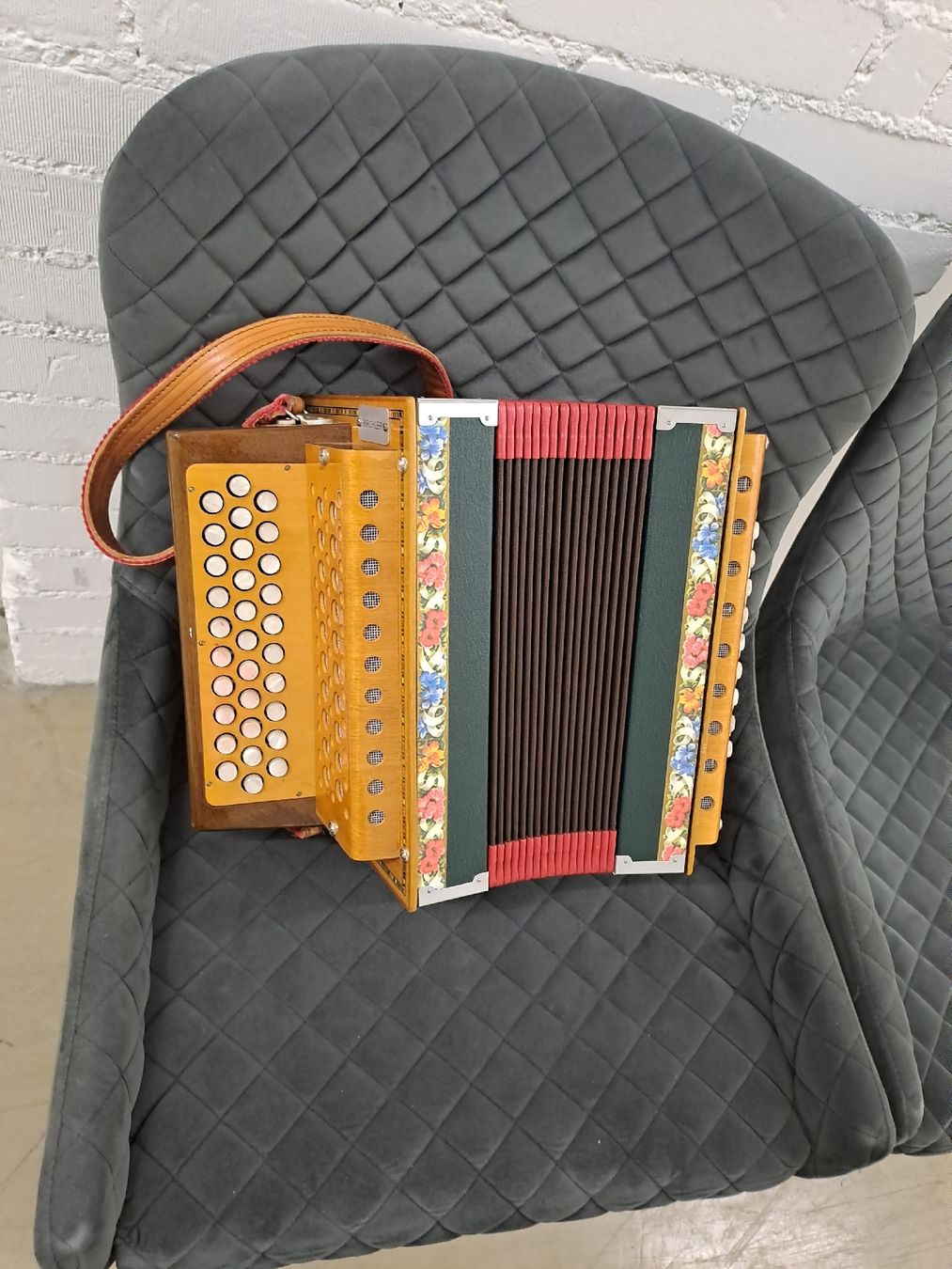 Strumenti musicali: schwyzerorgeli ton B wie neu – Usato da Villeneuve venduto da BibiVintage 7