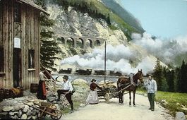 Scene an der ALBULABAHN - Dampflokomotive - Pferde-Fuhrwerk