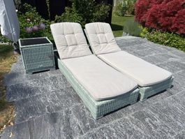 Tectake Rattan-Sonnenliegen-Set, Beistellisch und Auflagen