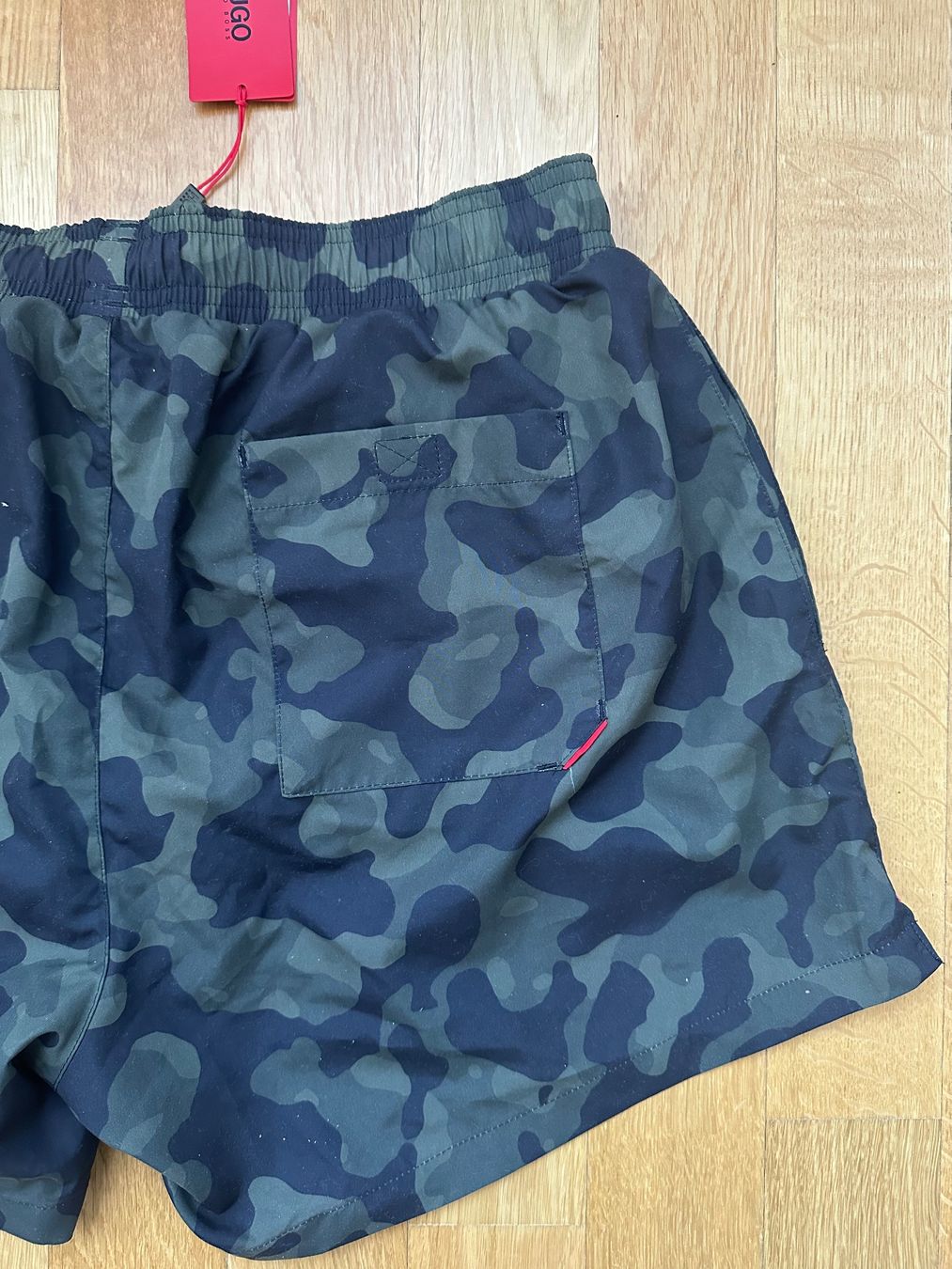 Hugo Boss Costumi da bagno: Hugo Boss Herren Badehose, Tarnmuster, Grösse M – Nuovo e nell'imballaggio originale da Unterägeri venduto da StefanGekko 6