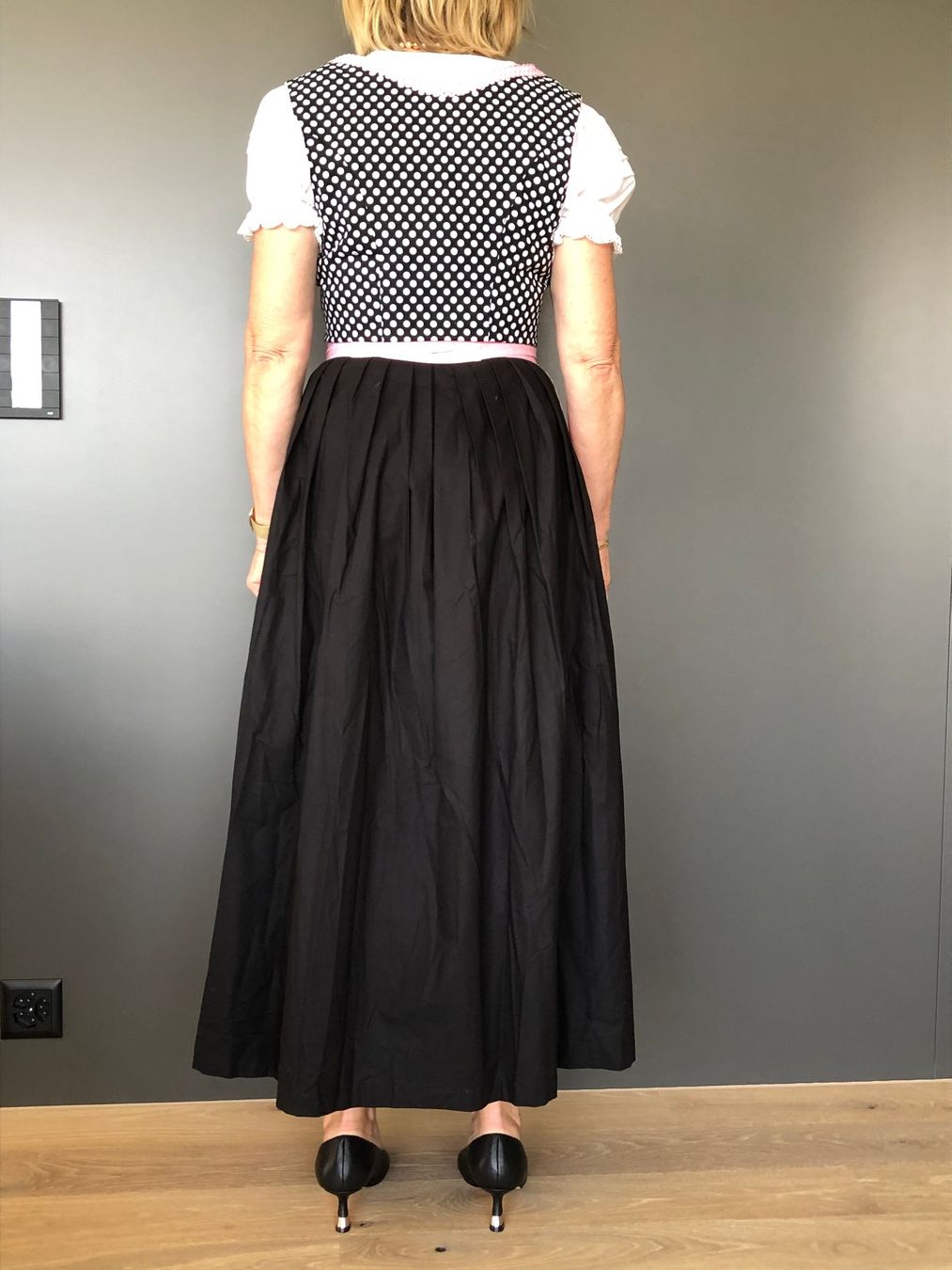 Robes: Dirndl Gr. 36 der Marke dirndl.com – D'occasion à Adligenswil par futura0041 1
