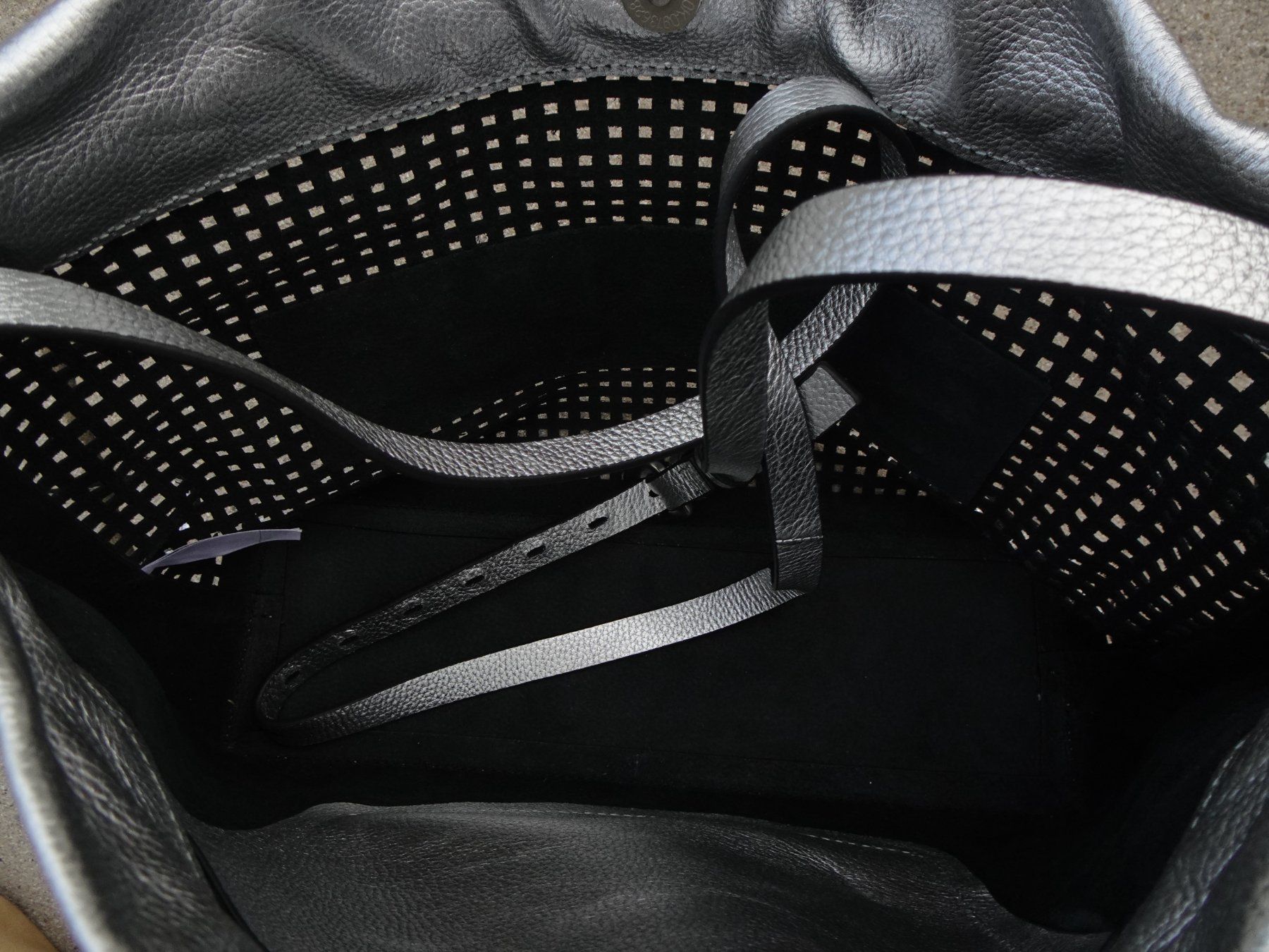 Esprit Borse da donna: Esprit Umhängetasche silber Leder Tasche – Usato da Winterthur venduto da blumeblau77 6