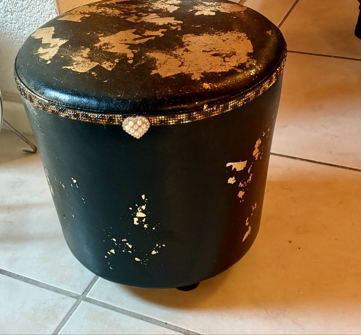 Sgabelli: Hocker schwarz-gold Unikat – Nuovo (secondo la descrizione) da Safenwil venduto da taschenlady 1