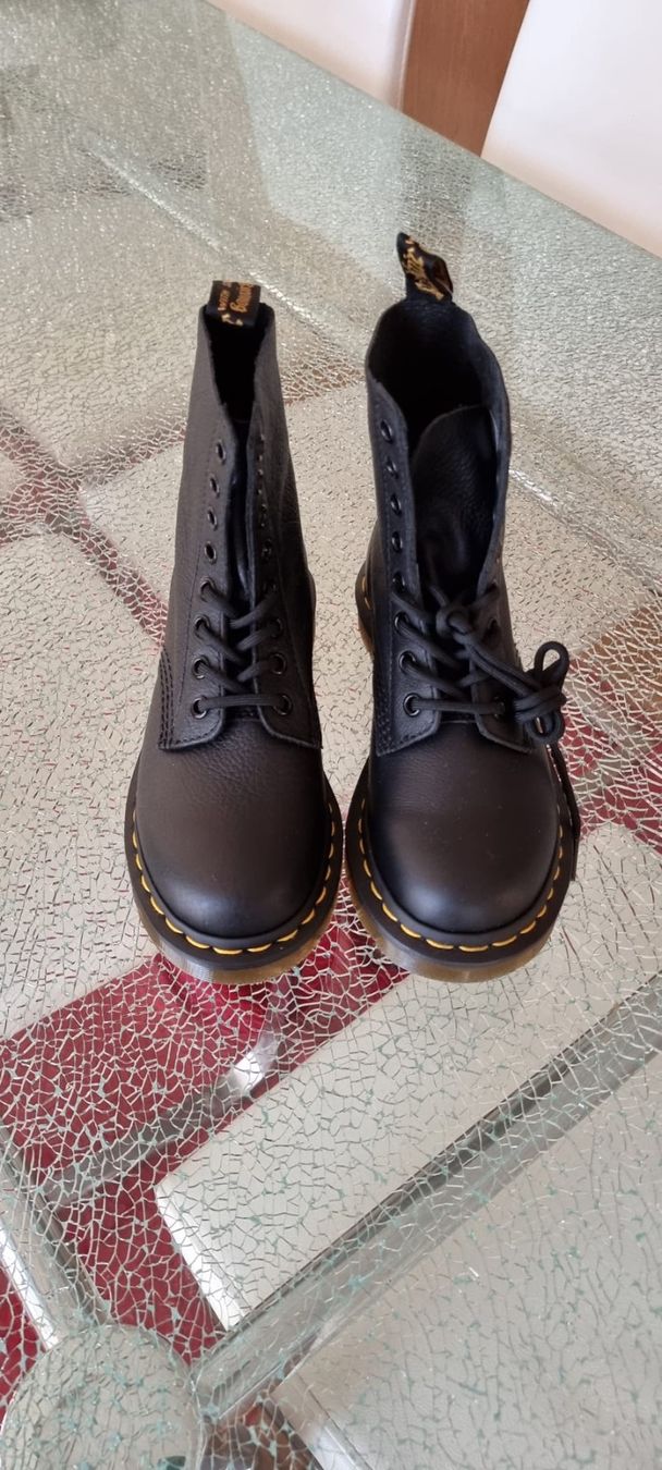 Dr. Martens Damenschuhe: Dr. Martens Gr. 36 – Neu und originalverpackt aus Luzern von Reni025