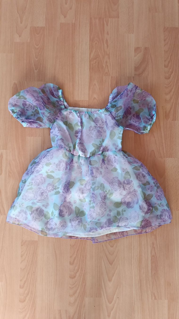 Vestiti & Gonne: Hübsches Kleid/ Gr 110-116 – Usato da Flims Dorf venduto da ali_8n8q