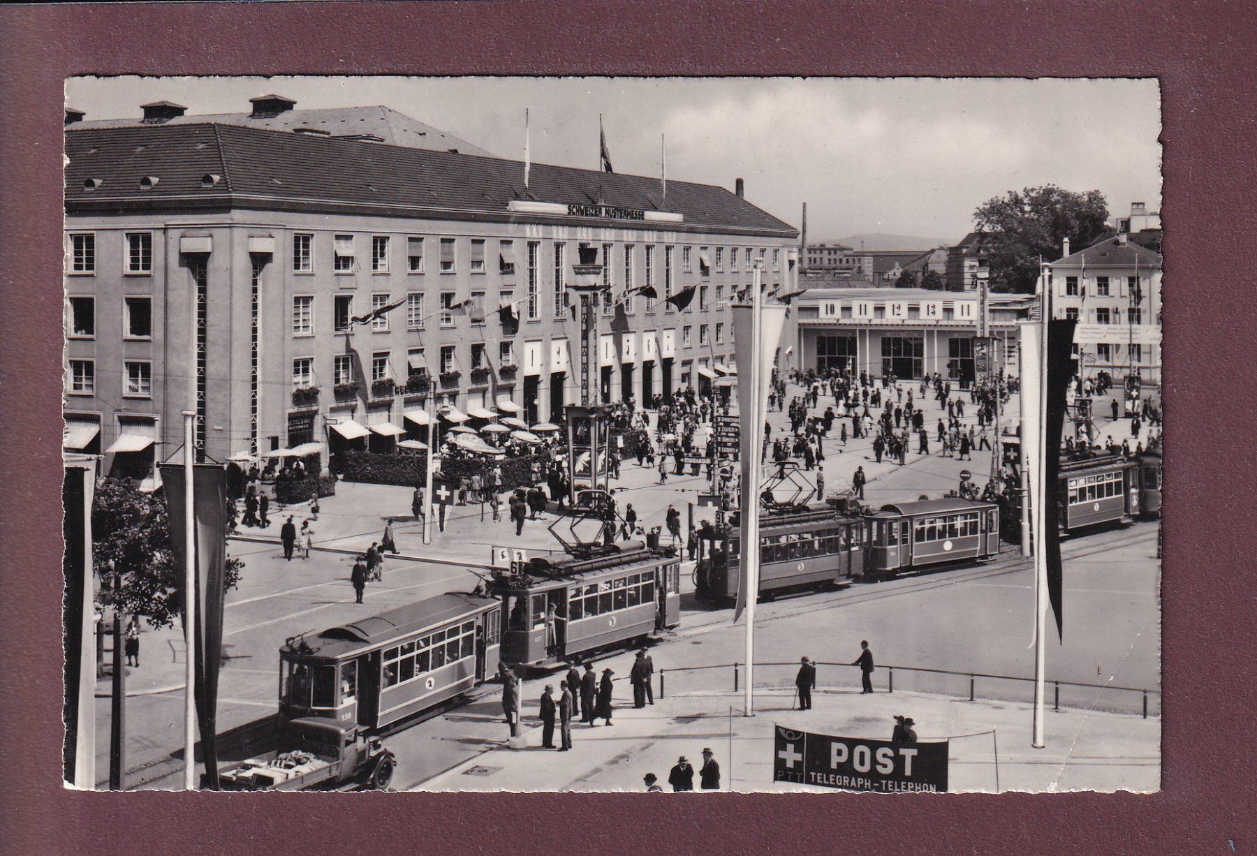 Cartes postales: BASEL - Mustermesse - Tram // Eckbug // – D'occasion à Pully par nicecards