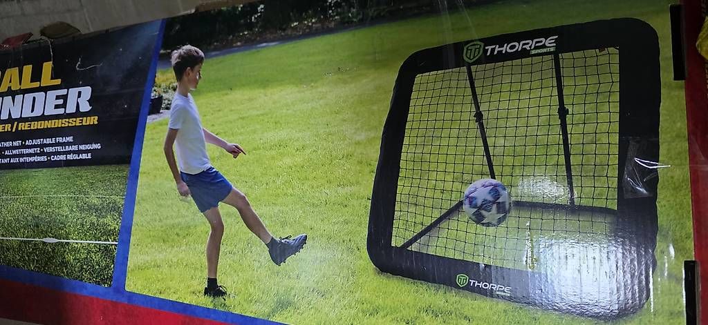 Buts de football & hockey: Fussballrebounder Rückprallwand – D'occasion à Obergerlafingen par Nismo08