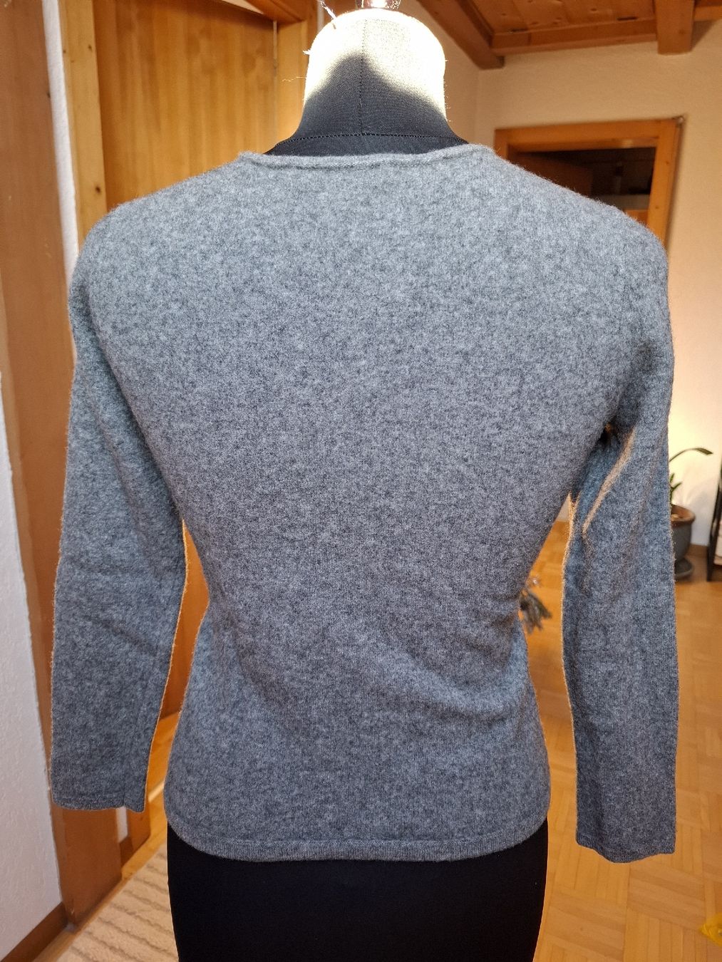 Maglioni & Felpe: XS S Damen pullover Grau 100 % Lammwolle winter busines 2000 – Usato da Vinelz venduto da sonnenmond77 3
