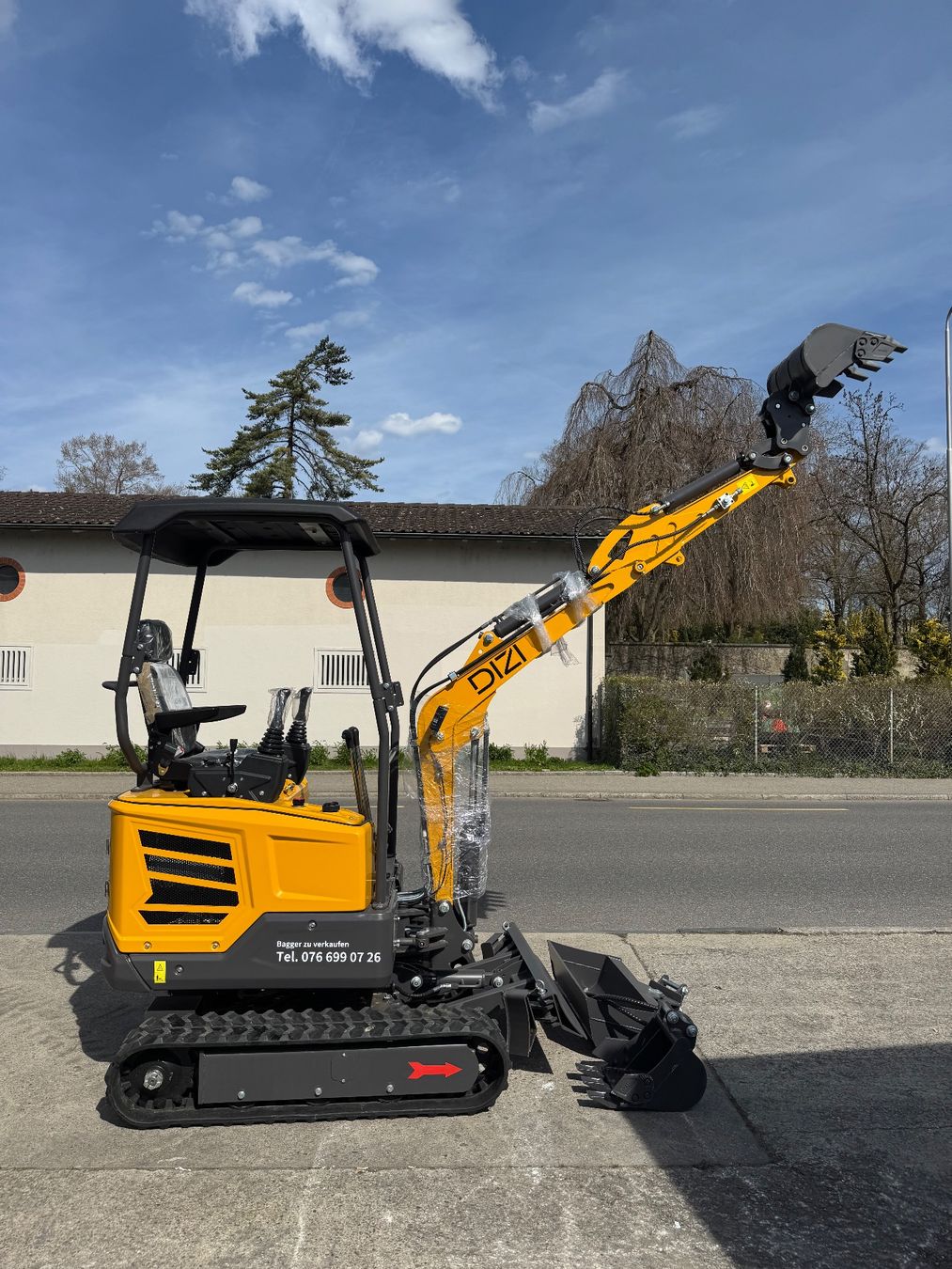 Excavateurs: Bagger 1.8T NEU 15 Stunden/ AKTION/ SOLDE BIS 10 JULI 2026 – Neuf avec emballage d'origine à Orpund par dizi.98 3