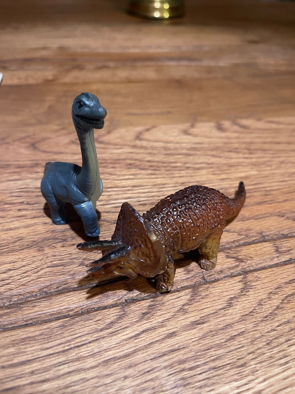 Bücher: Dinosaurier-Set mit Buch "Die Urzeit" für Kinder mit 2 Dinos – Gebraucht aus Zuerich von Dorsi 1