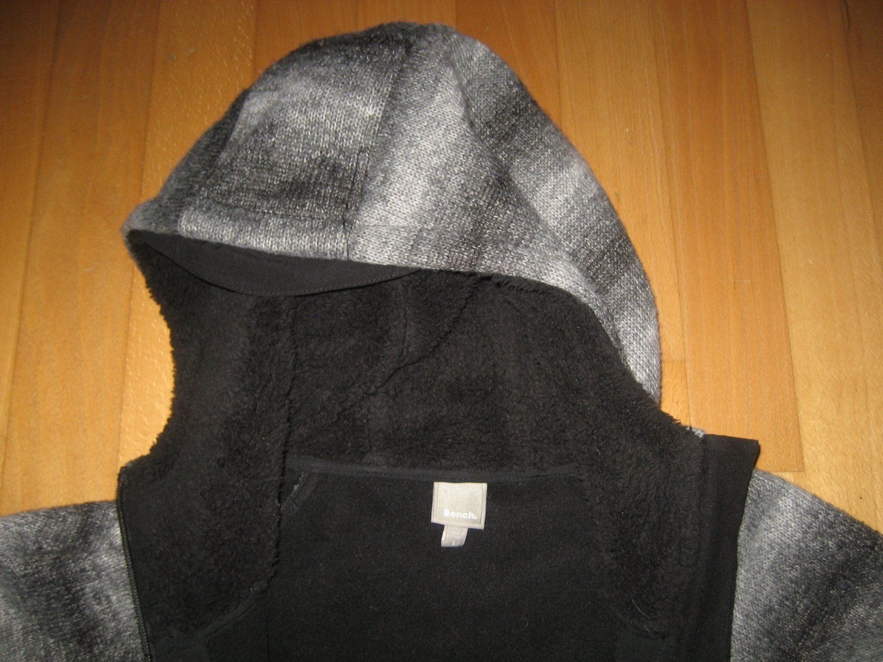 Bench Giacche: Tolle Winterjacke, "Bench", col. Grautöne, schön warm – Usato da Unterengstringen venduto da Olifant4 1