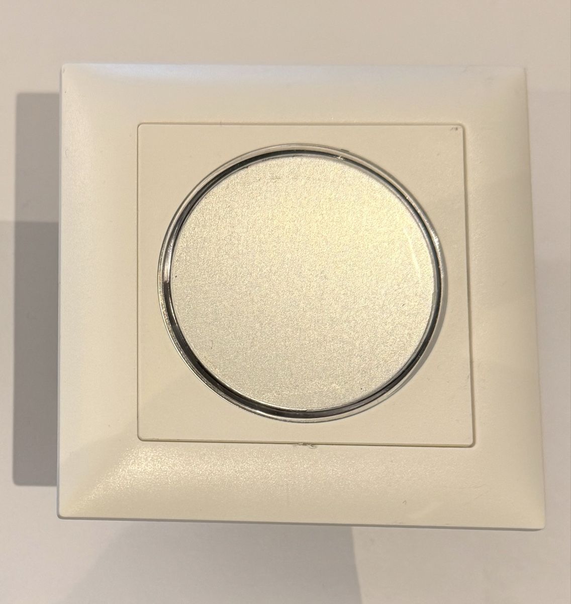Feller Interruttori: Feller dimmer 30490 – Usato da Ecublens VD venduto da Carpo27 1