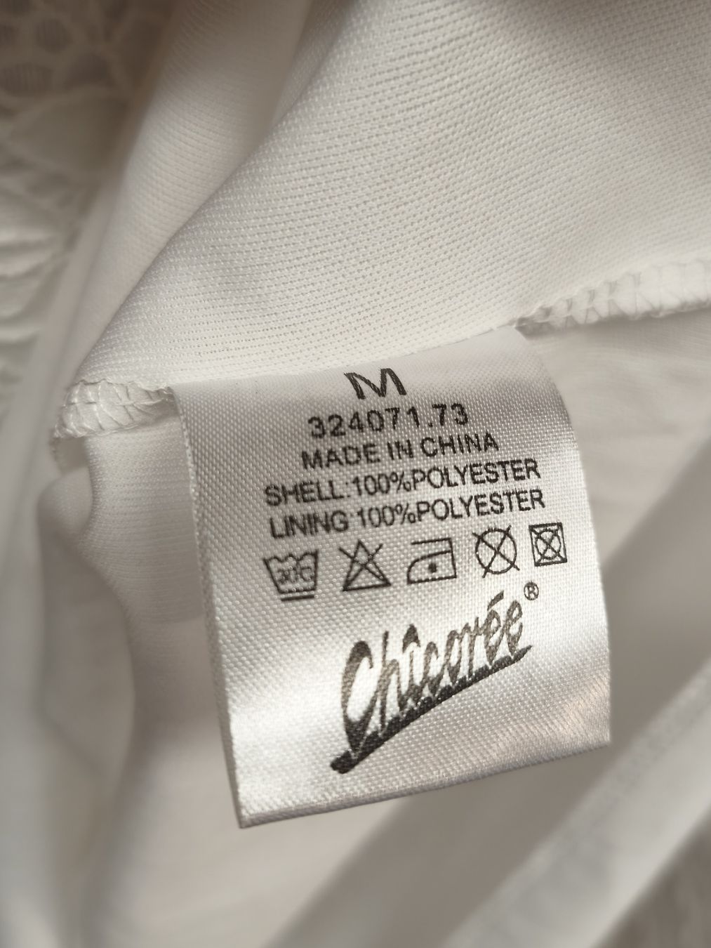 Robes: Chicoree Kleid Blumenmuster Weiss Spitze Grösse M – Neuf (Voir description) à Emmetten par SecondhandSiska 4