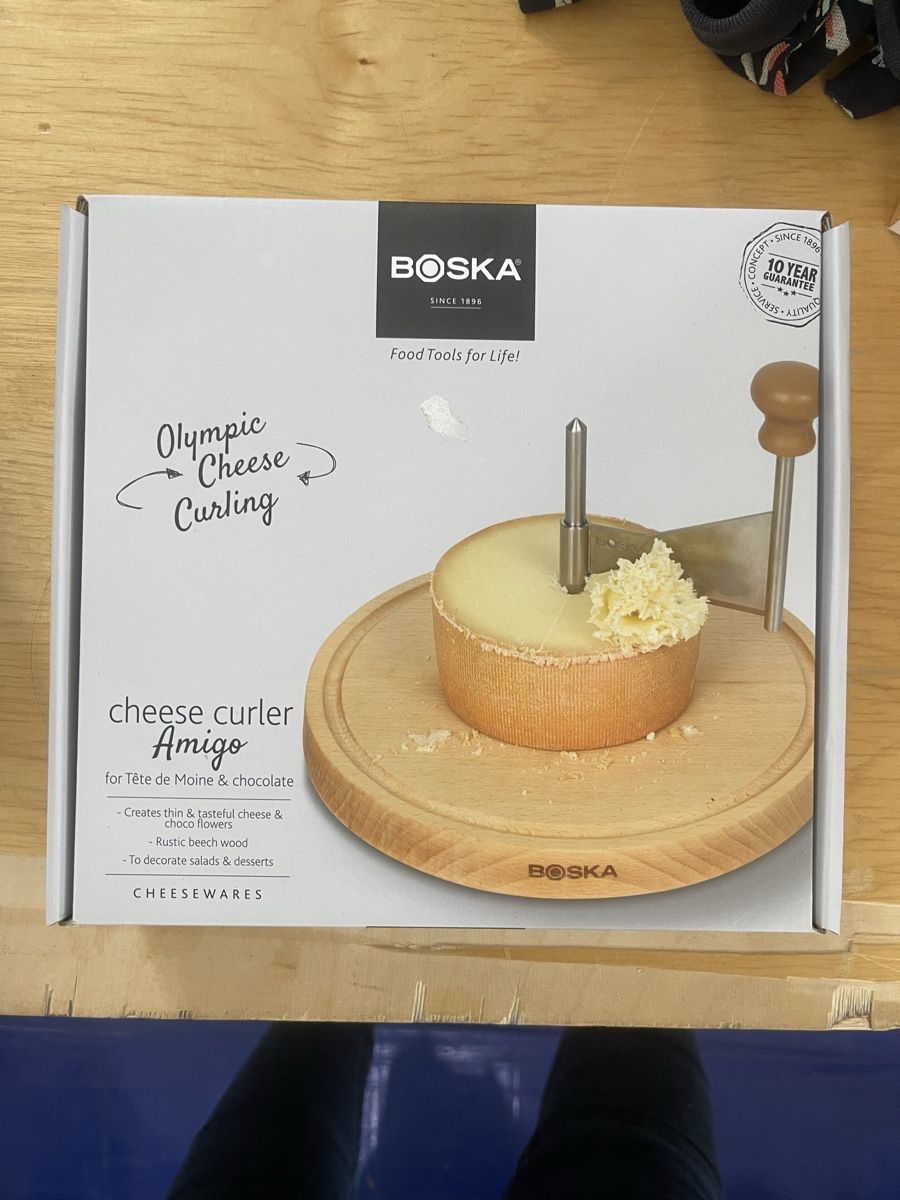 Elettrodomestici da cucina: Cheese curler / Käscheschaber / Käsehobel – Nuovo e nell'imballaggio originale da Luzern venduto da Cyrill81