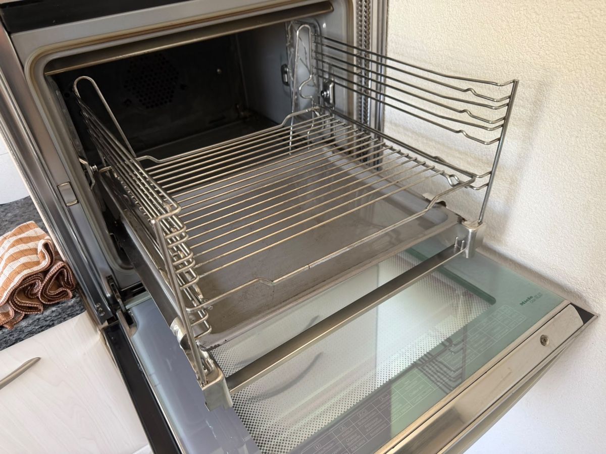Miele Fours: Miele Backofen 230V – D'occasion à Buchs AG par twinturbo2 3