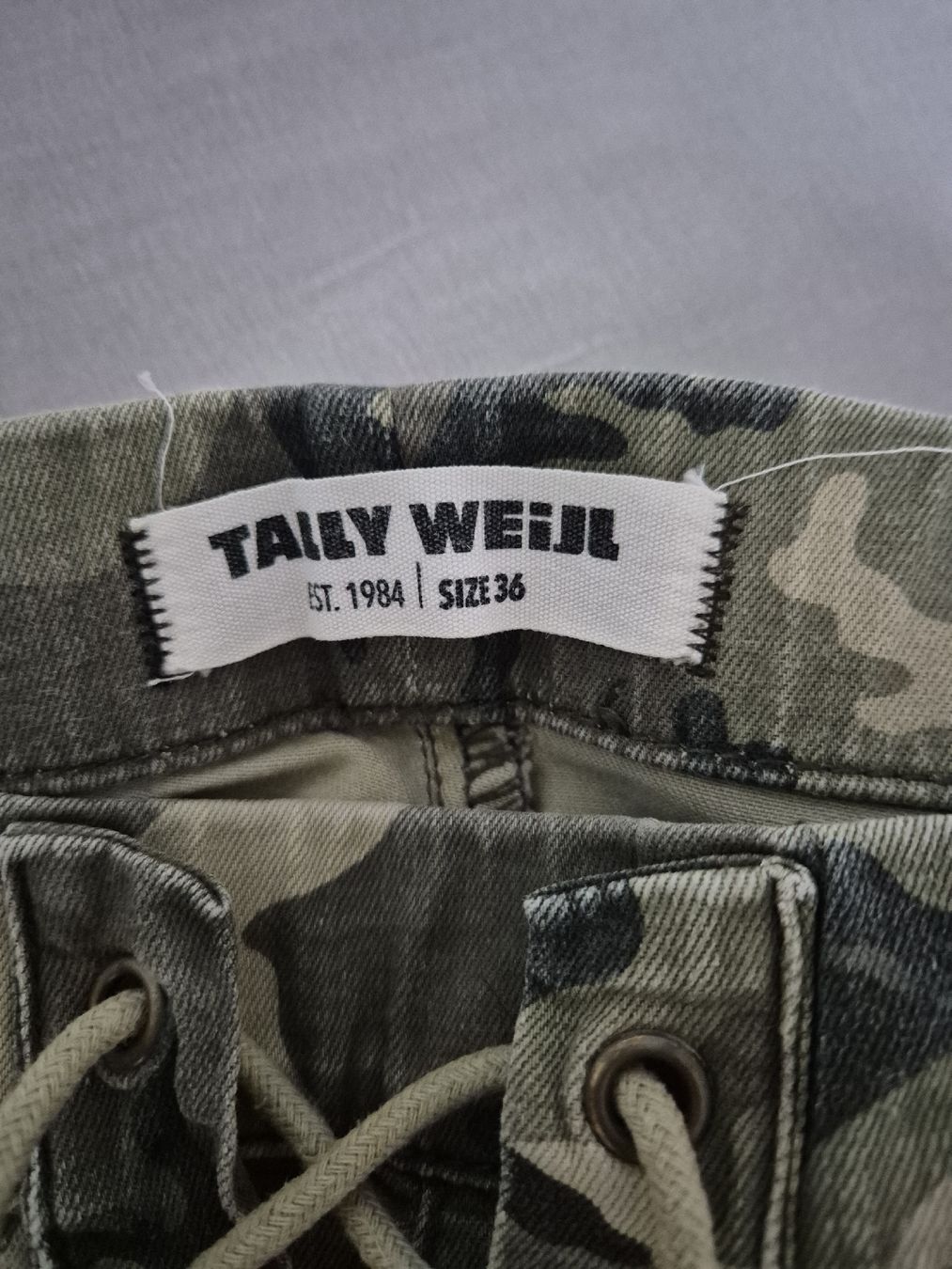 Pantaloni: Hose – Usato da Hörhausen venduto da Nuage81 2