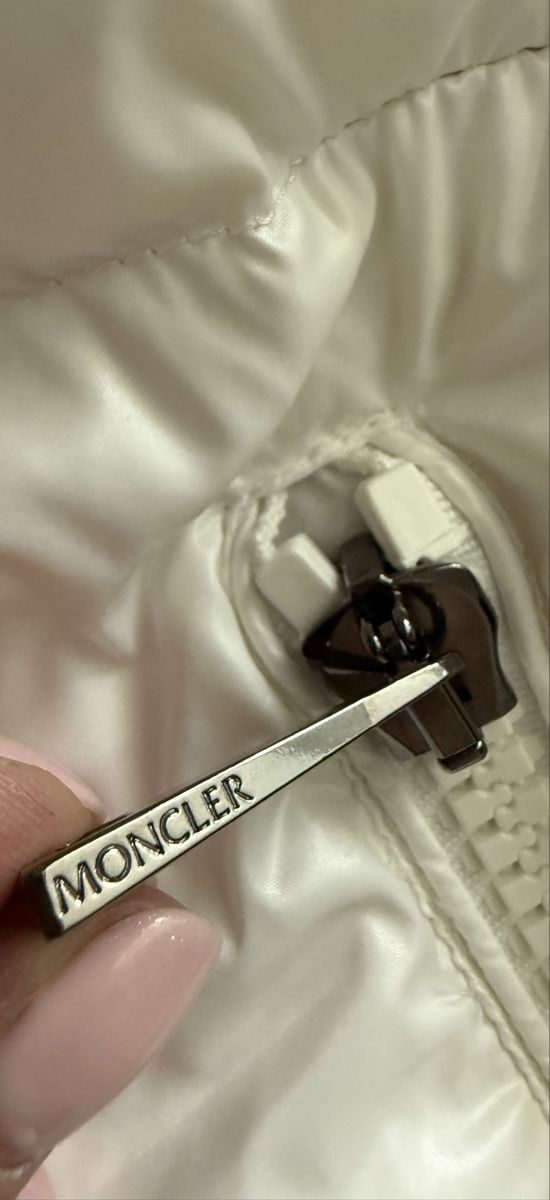 Moncler Giacche: Moncler Jacke – Nuovo (secondo la descrizione) da Davesco-Soragno venduto da tin_6xjv 8