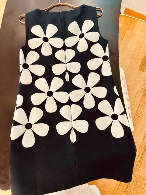 Hallhuber Vestiti: Blumenkleid in schwarz/weiss – Nuovo e nell'imballaggio originale da Zürich venduto da Naebeli 2