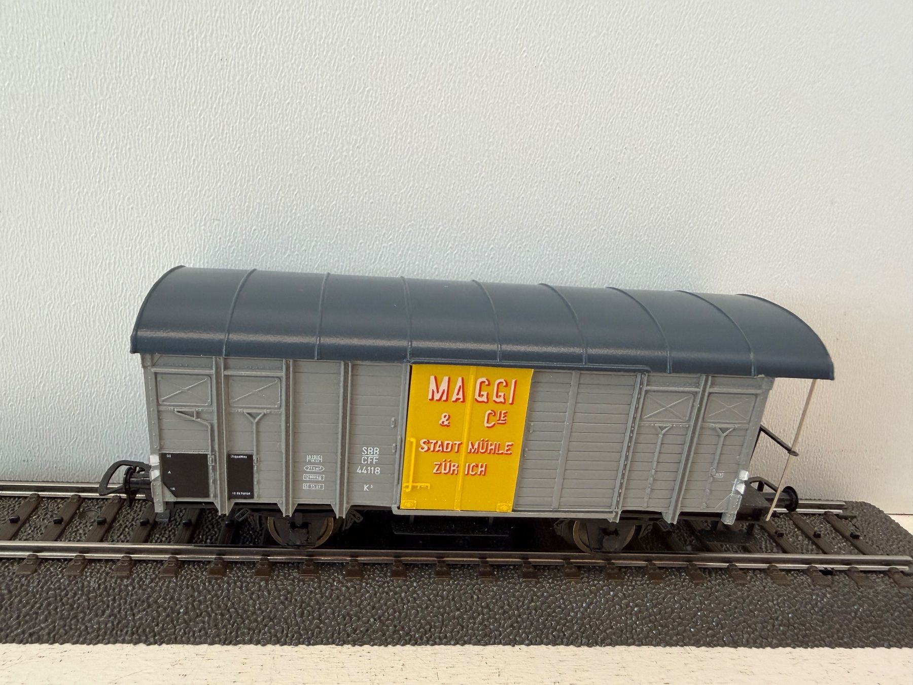Piko Modelleisenbahnen: Piko K2 gedeckter Güterwagen Maggi – Gebraucht aus Büsserach von ModellbahnDepot 2