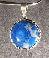 Pendentif Argent Sodalite portez une Planète autour du Cou