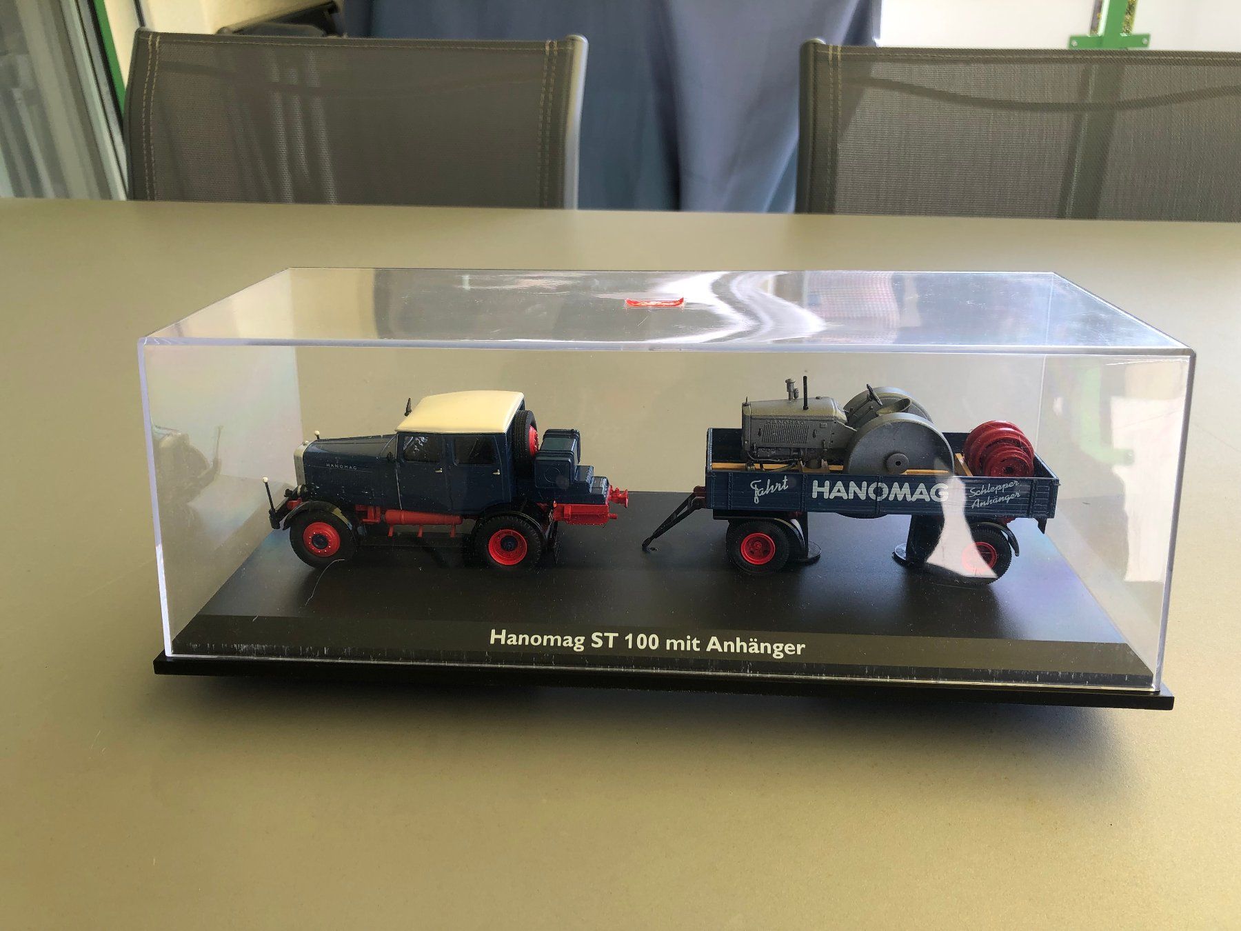 Schuco Kit di modellismo & Modellini statici: Hanomag ST 100 Schlepper mit Anhänger & Traktor – Usato da Zell ZH venduto da humarosch 7