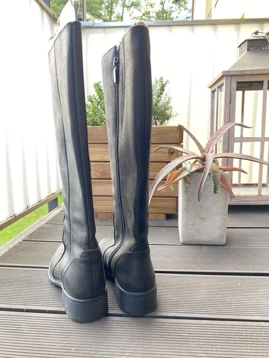 Clarks Chaussures femmes: Bottes noires - CLARKS – Neuf (Voir description) à Hauterive NE par LouRu 2