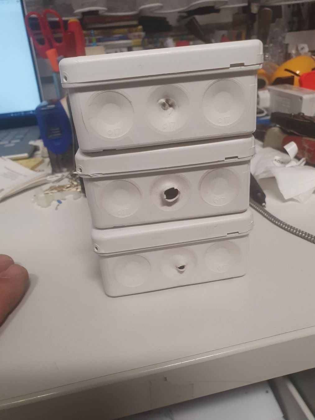 Alimentazione elettrica: Kabelabzweigdose Abzweigdose 85×85×38 mm – Usato da Zürich venduto da eymen20 3