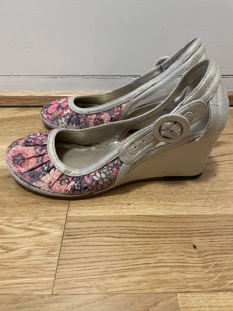 Scarpe da donna: Schuhe Grosse 37 – Usato da Bern venduto da calana80 2