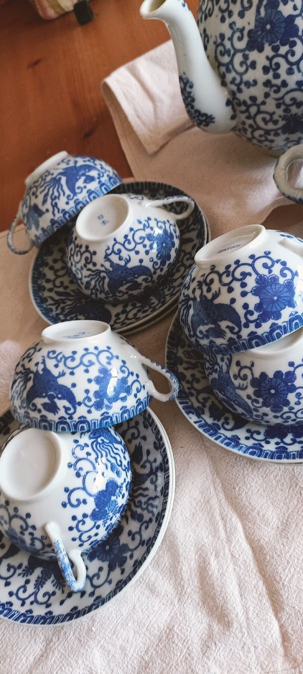 Set di piatti: Set tazzine e caffettiera blu e bianche con fenice . Japan  – Usato da Lugano venduto da ycd_rv8h 4