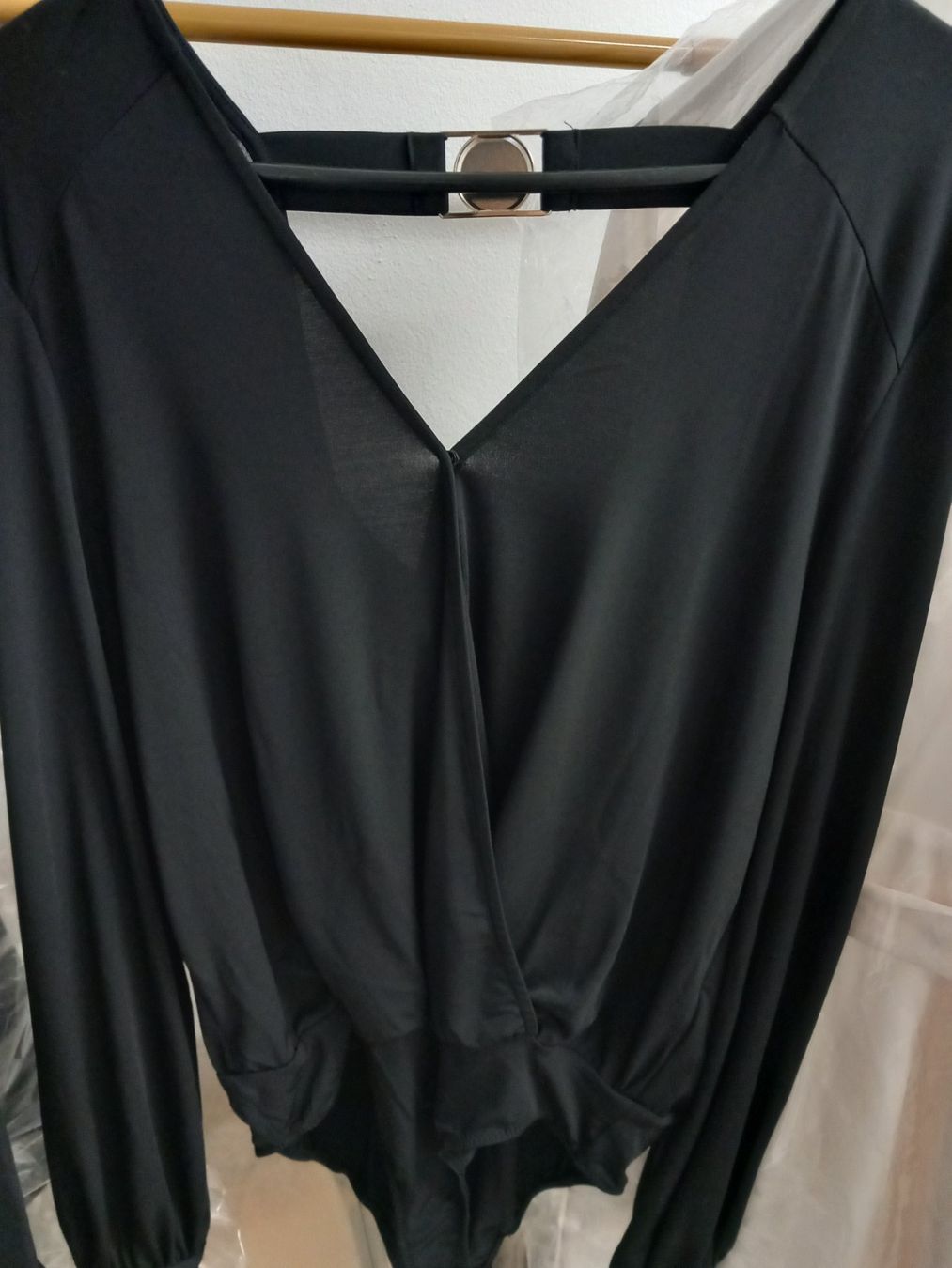 Guess Chemisiers: GUESS 2 Bodyblusen Neu – Neuf avec emballage d'origine à Triengen par angel112 3