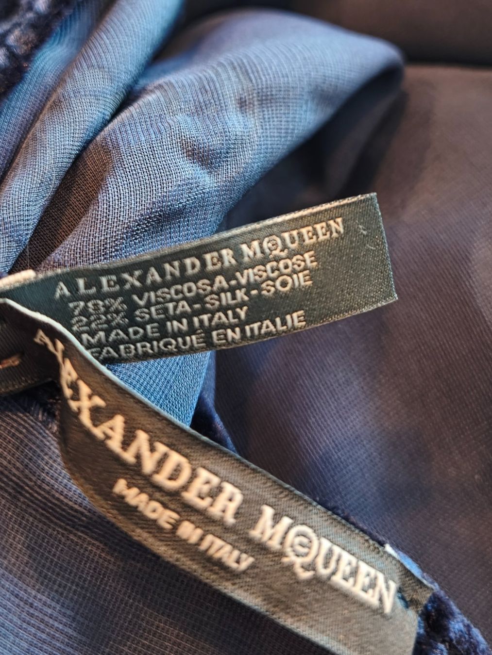 Alexander Mcqueen Foulard & Sciarpe: Alexander McQueen Tuch Original – Nuovo (secondo la descrizione) da Koblenz venduto da Ivy_Belle 5