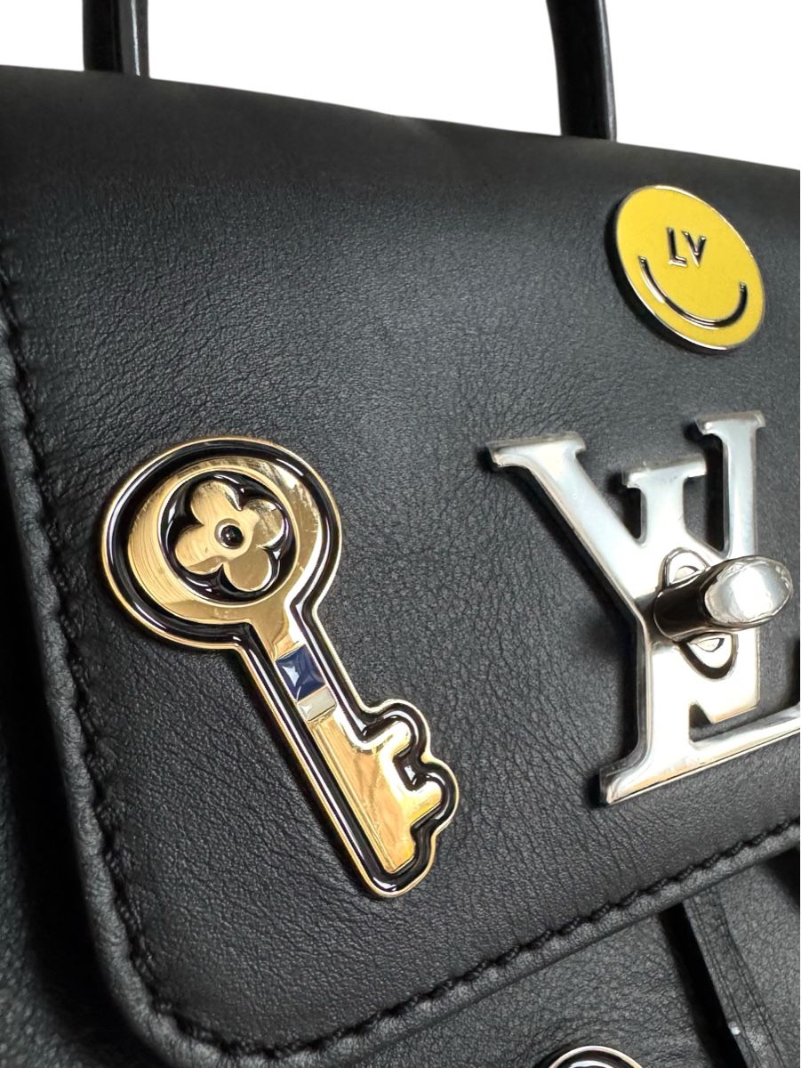 Louis Vuitton Borse da donna: LOUIS VUITTON My Lockme Mini Pins Leather Backpack Tasche – Usato da Kriens venduto da hannaandkiko 1