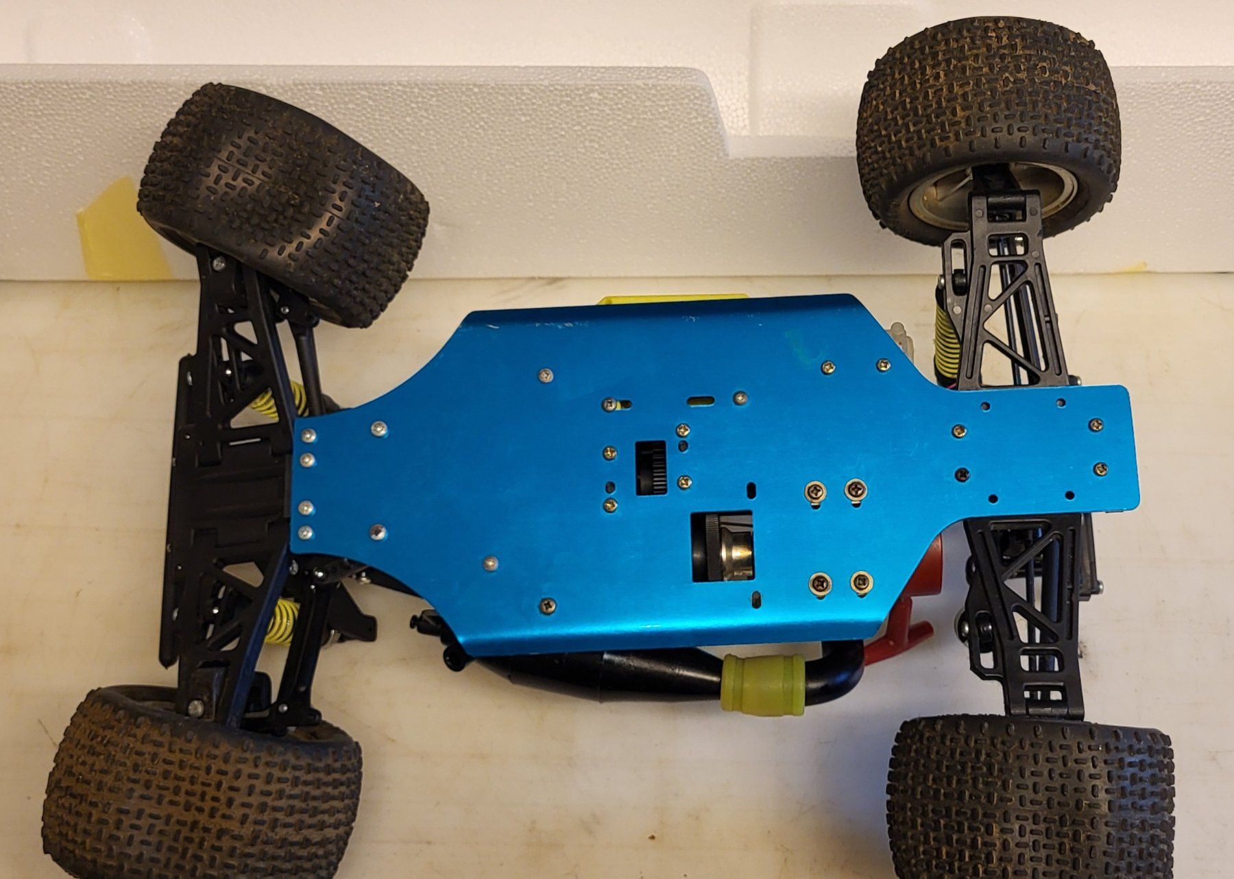 Modellismo RC: Ancienne voiture RC – Usato da Villars-sur-Glâne venduto da rifzari 7