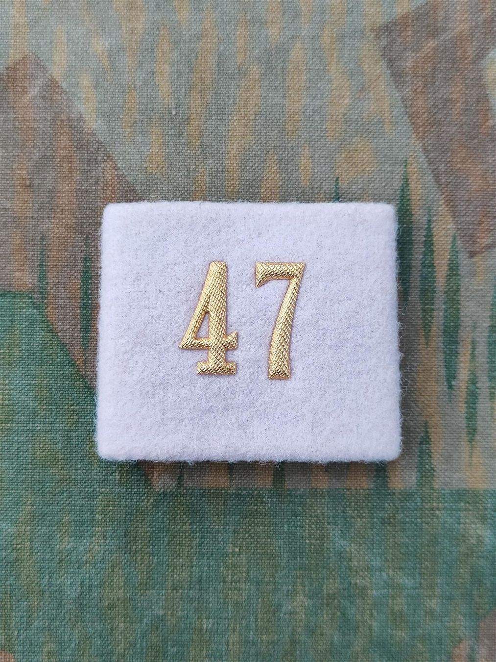 Placchette & Badge: Schulterpatte Bat 47 Ord. 1949 – Usato da Bauma venduto da SwissMilitaria