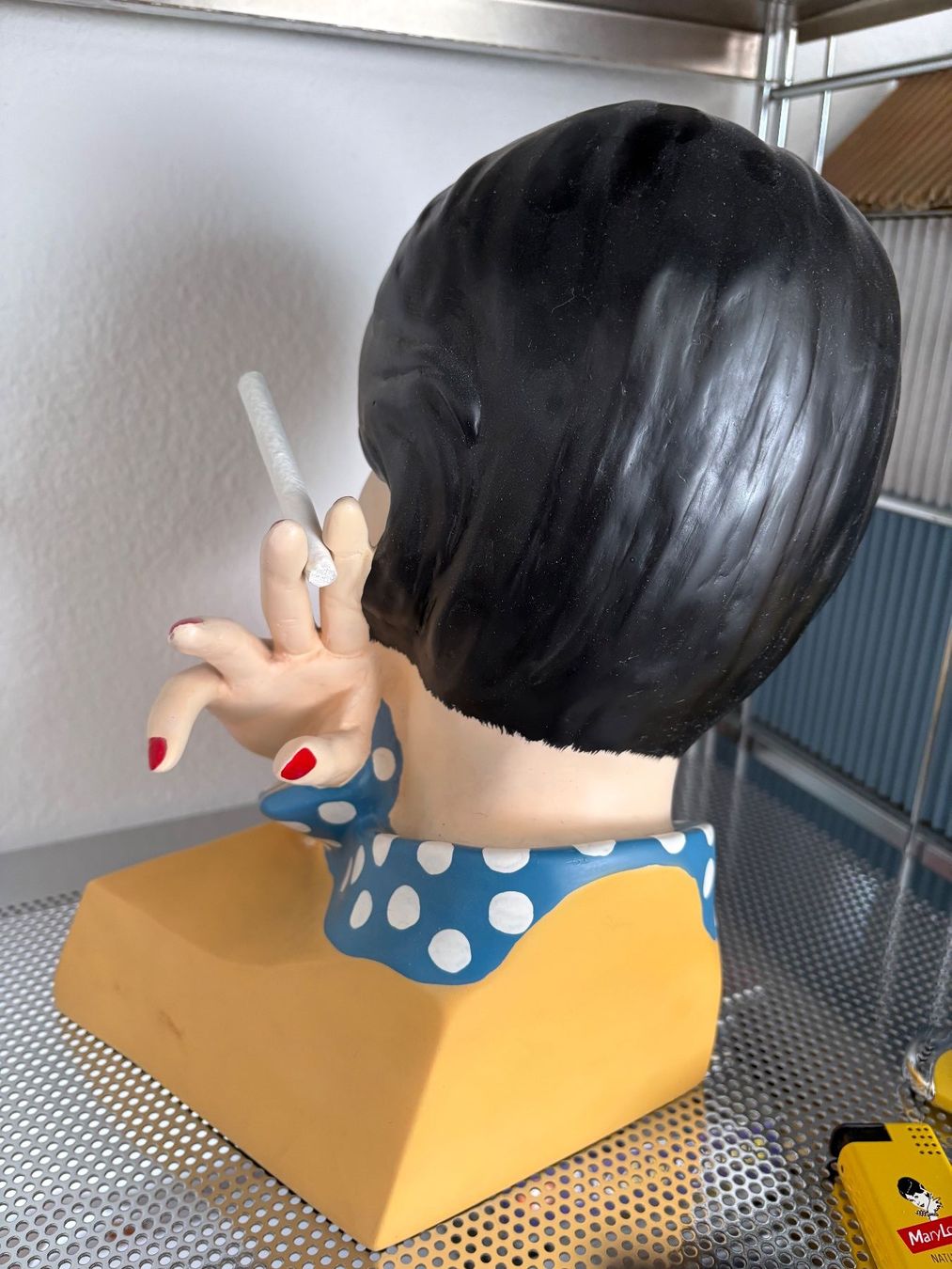 Figuren: Vintage - Büste Mary Long mit original Zigarette, 30 cm h – Gebraucht aus Lausen von Zotty1 4