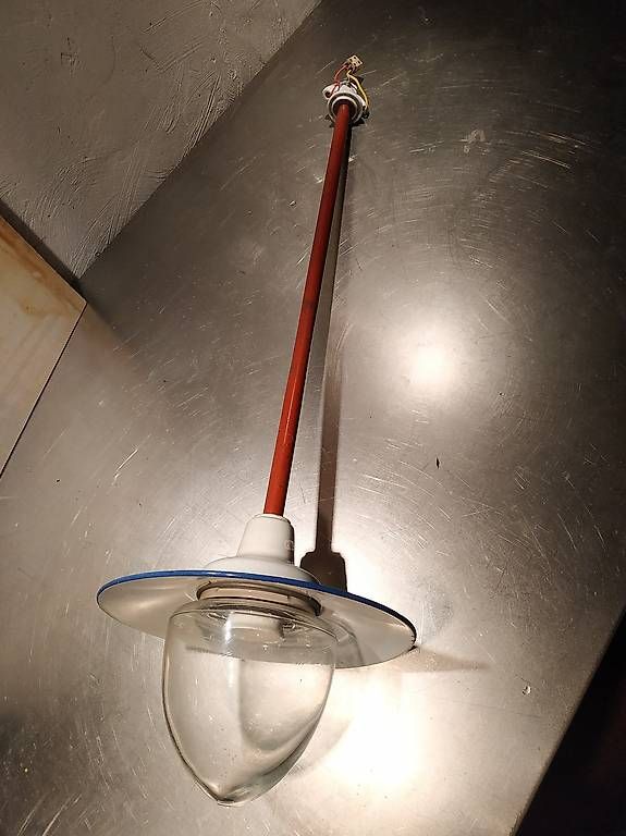 Lampadari & plafoniere: Emaille Stangen-Lampe mit Kolbenglas – Usato da Gebenstorf venduto da Sambluew52