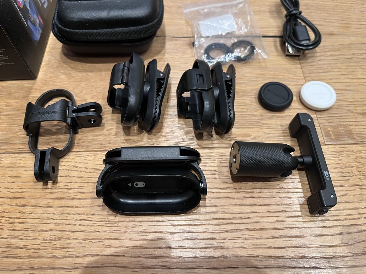 Insta360 Action Cam: Insta360 GO 3S mit Zubehör – Gebraucht aus Ernetschwil von m9d 3