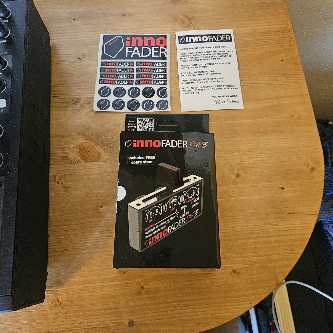 Native Instruments Console di mixaggio: Traktor z2 plus innofader pnp3  – Usato da Château-d'Oex venduto da kal_8q9h 1