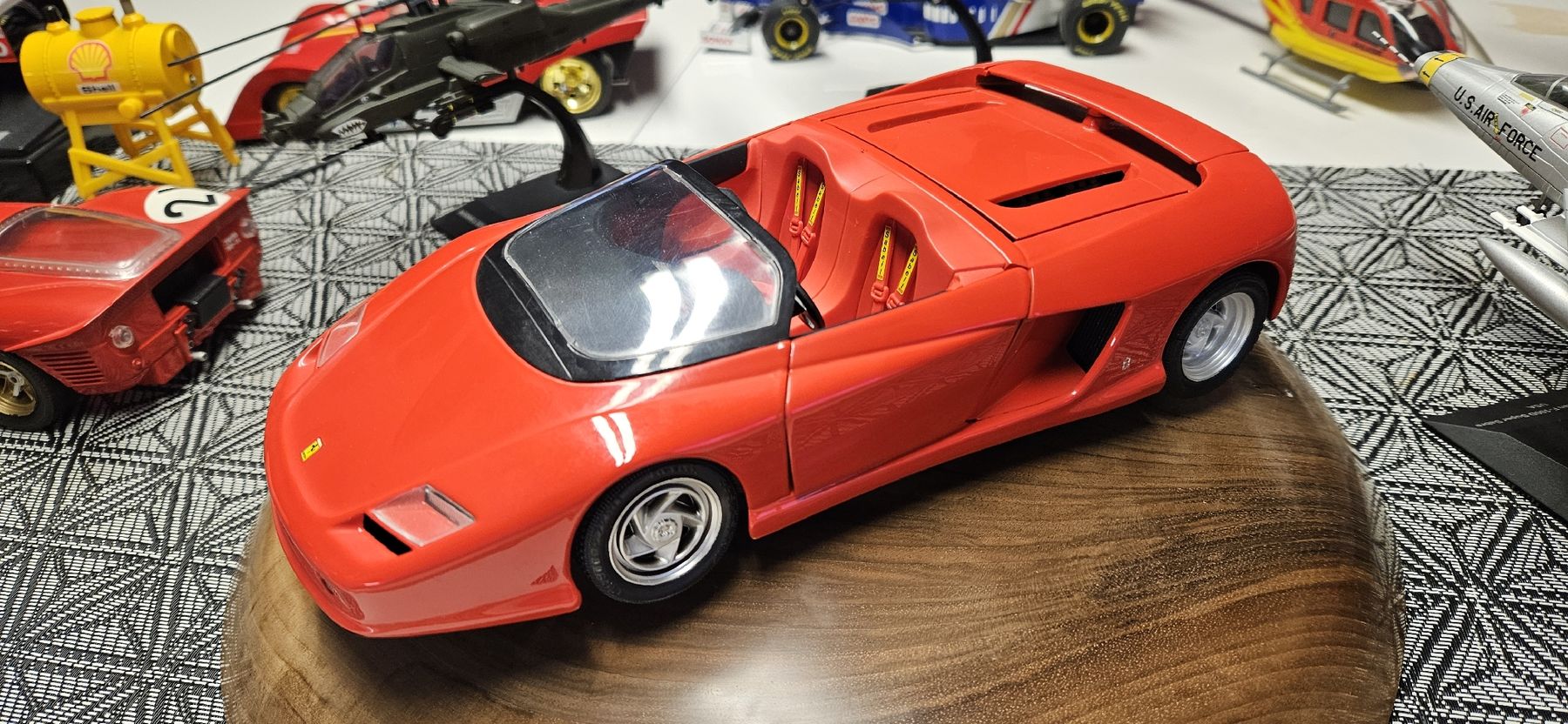 Ferrari Modellini d'auto: Ferrari MYTHOS 1/18 – Nuovo (secondo la descrizione) da Bure venduto da cla_sk6s