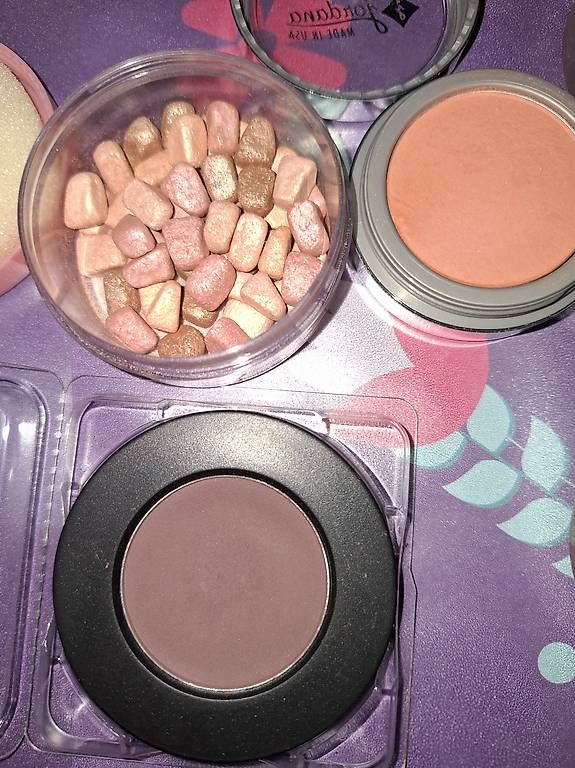 Make-up: Lotto blush – Usato da Hochdorf venduto da gal_w9hk 2