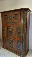Bemalter Bauernschrank