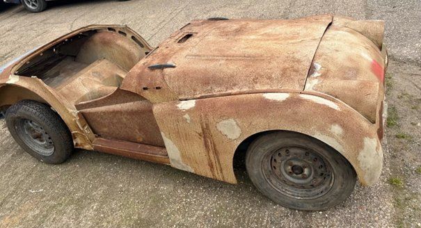 Triumph Automobili: Triumph TR2 1955 – Difettoso da Schmiedrued venduto da michelle62