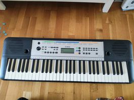 Yamaha YPT-255 Keyboard (Sehr guter Zustand)