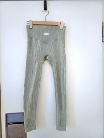 Peachy Leggings Gr M Salbeigrün
