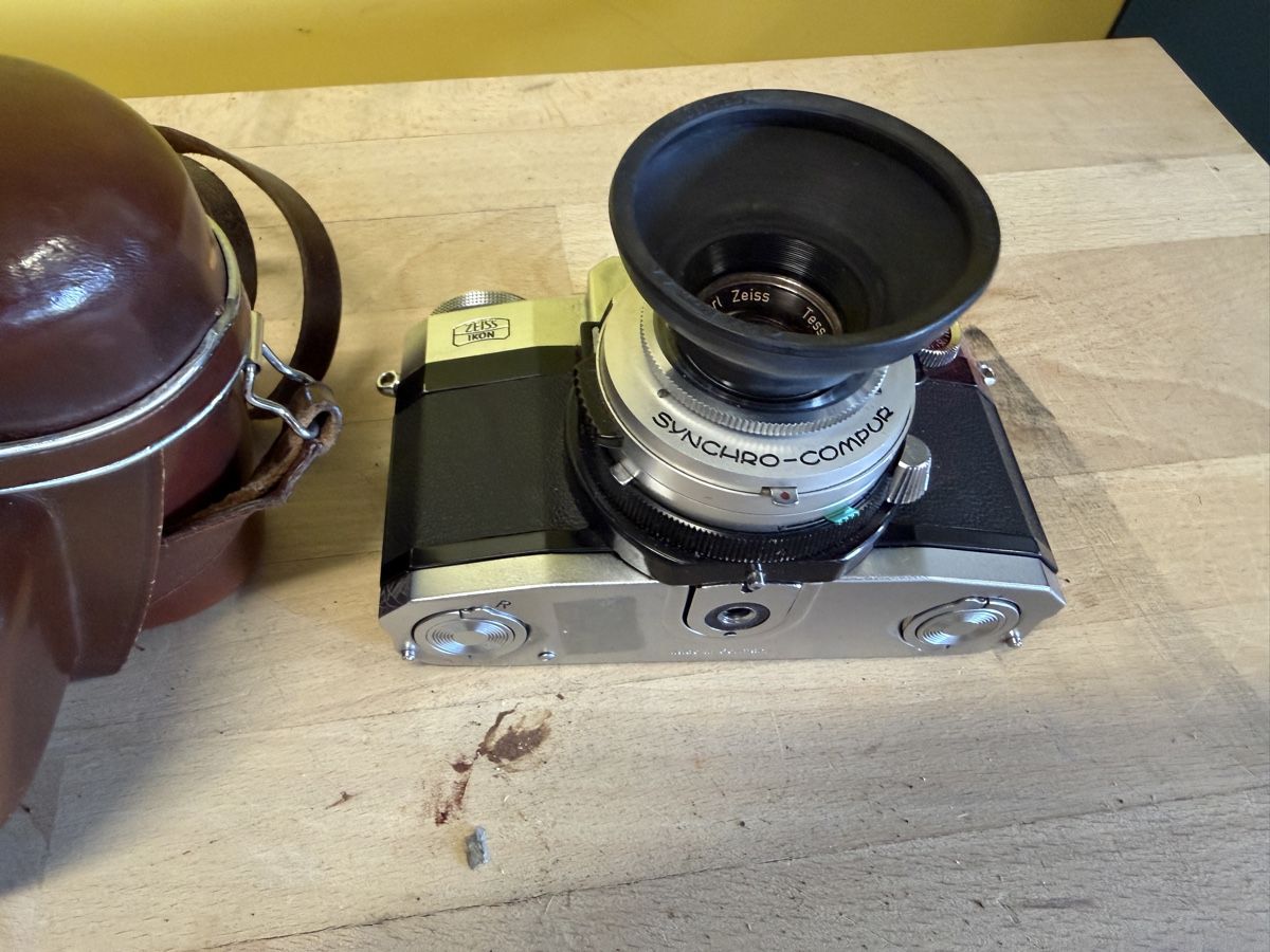 Zeiss Kamera: Zeiss Contaflex Super BC  – Gebraucht aus Strengelbach von RaenAntikDesign 2