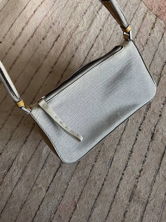 Borse da donna: Prada shoulder bag – Usato da Lugano venduto da gre_9lsz 3
