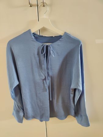 MANGO Damenbluse in Hellblau (Puderblau), Grösse XS.
