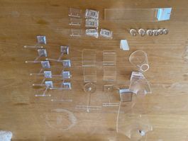Présentoir à bijoux acrylique lot de pièces diverses
