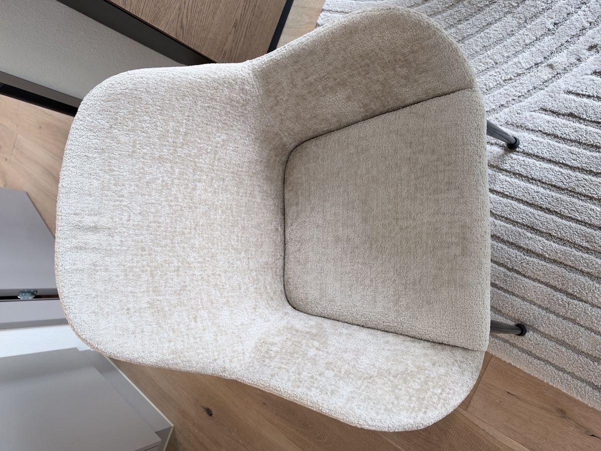 Kave Home Set tavolo e sedie: Kave home table with 4 chairs – Usato da Zürich venduto da ola_mpr2 3
